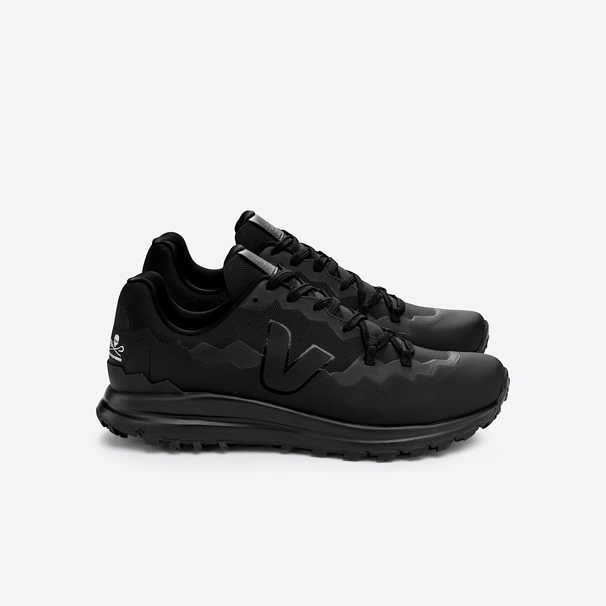 FITZ ROY TREK-SHELL VEJA X SEA SHEPHERD FULL BLACK