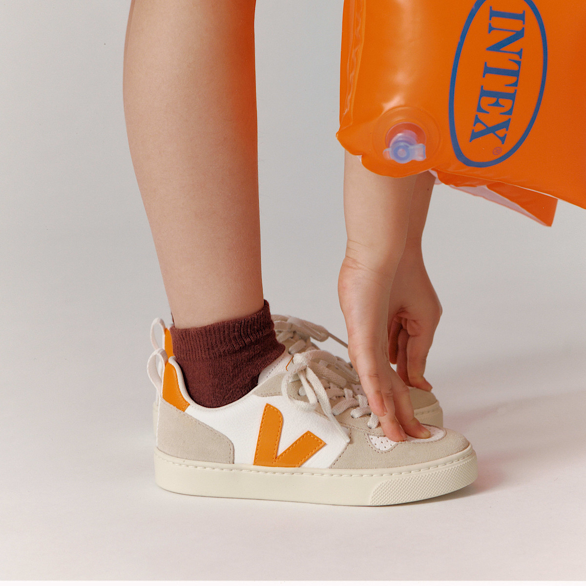 V-10 LEATHER WHITE FURY ALMOND - Image 4