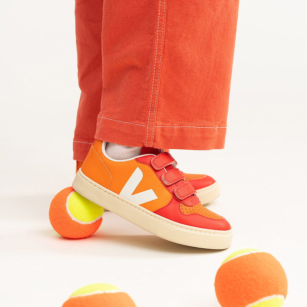 V-10 VEJA X THE ANIMALS OBSERVATORY ORANGE - Image 4