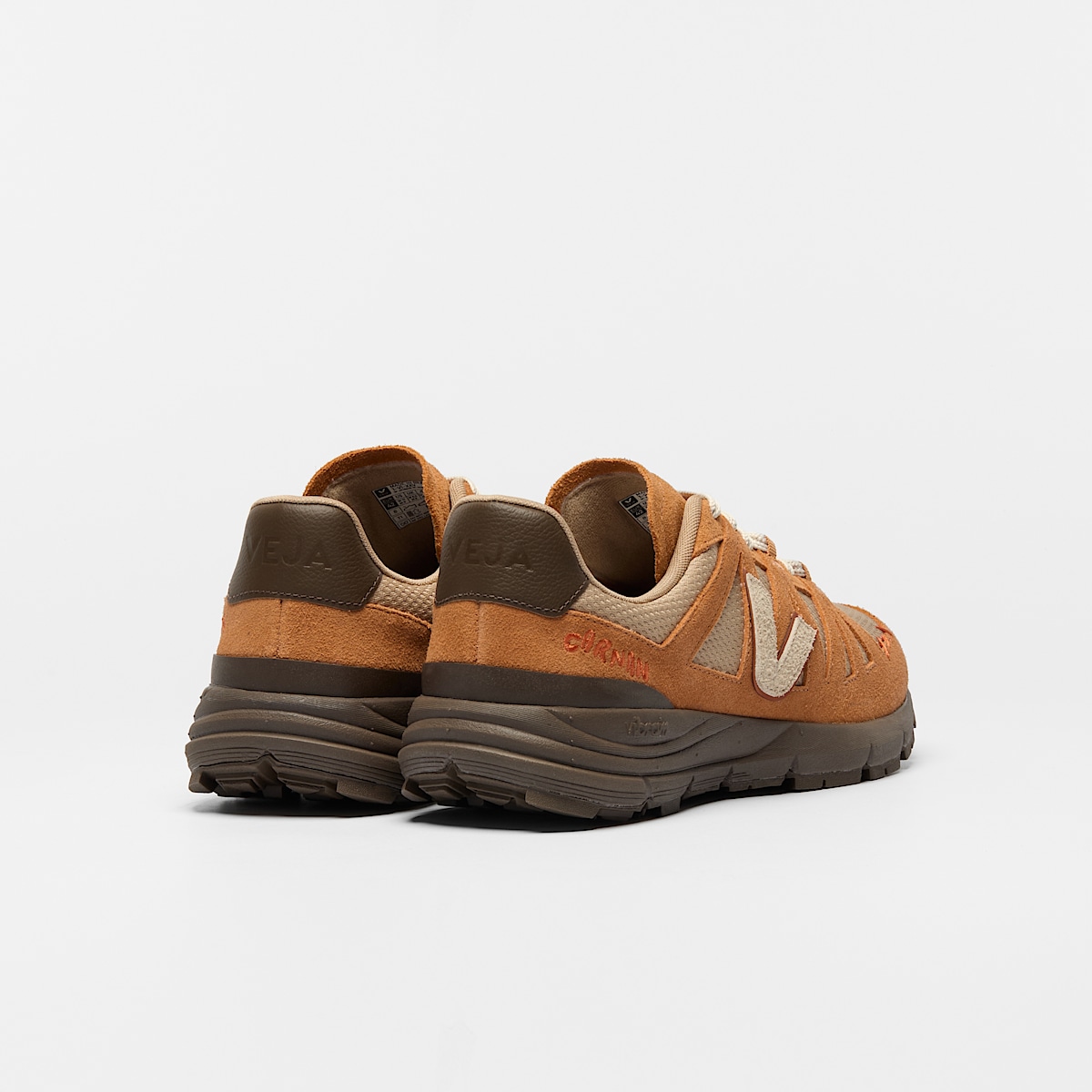 SALAR ALVEOMESH VEJA X CARNAN UMBER - Image 3