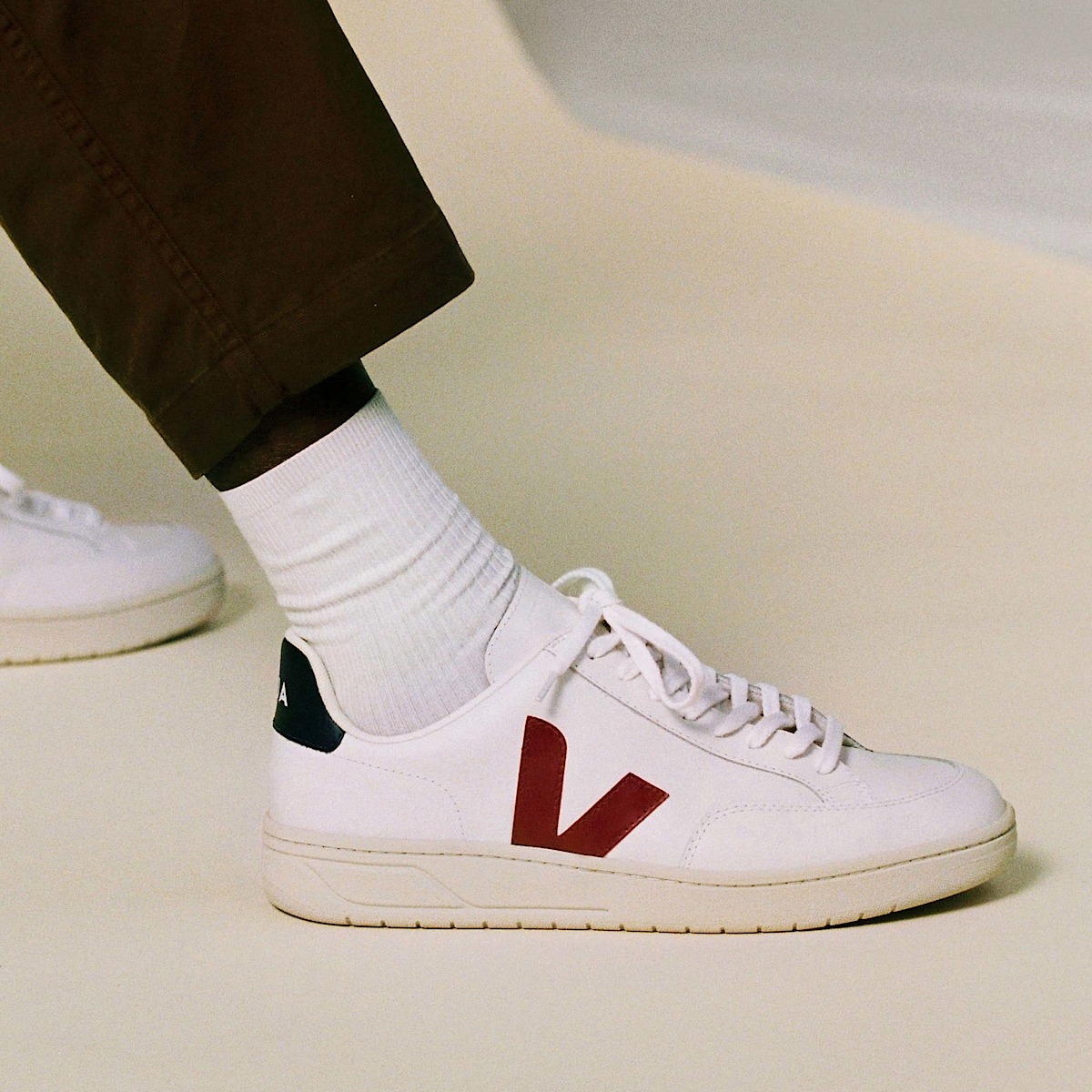 V-12 LEATHER WHITE MARSALA NAUTICO - Image 4