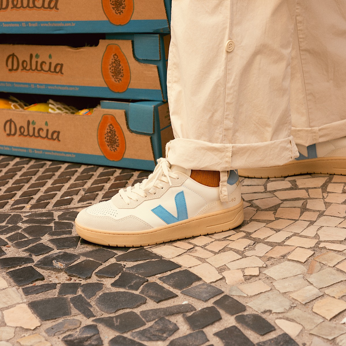 V-90 LEATHER WHITE AQUA NATURAL - Image 4