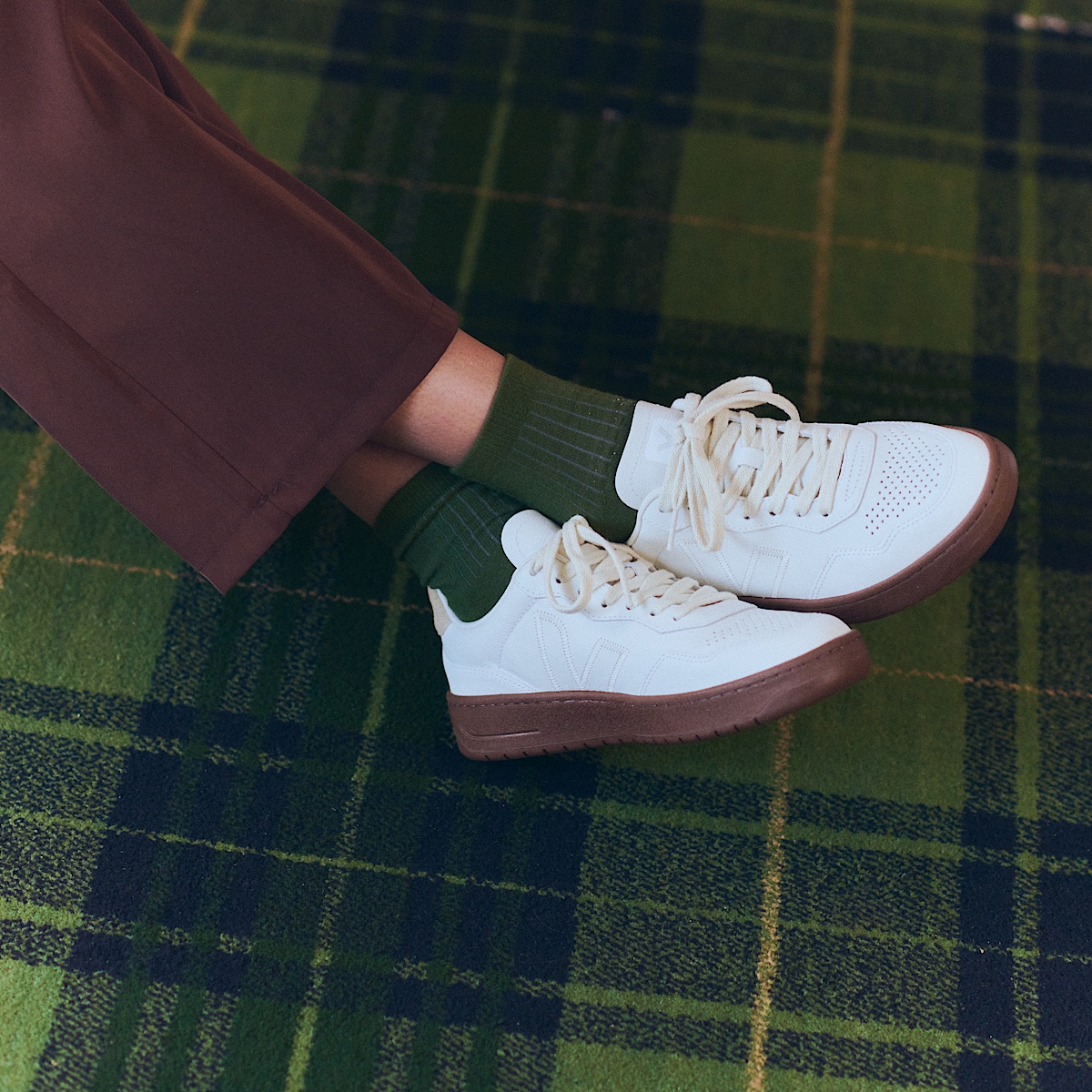 V-90 LEATHER WHITE PIERRE ALMOND - Image 4