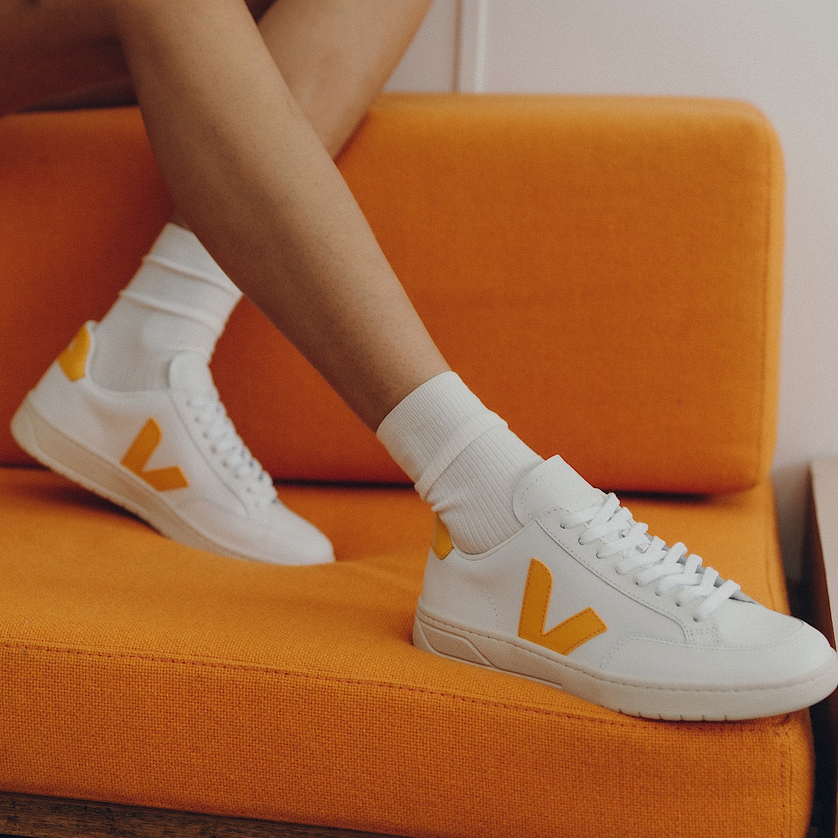 V-12 LEATHER WHITE OURO - Image 4
