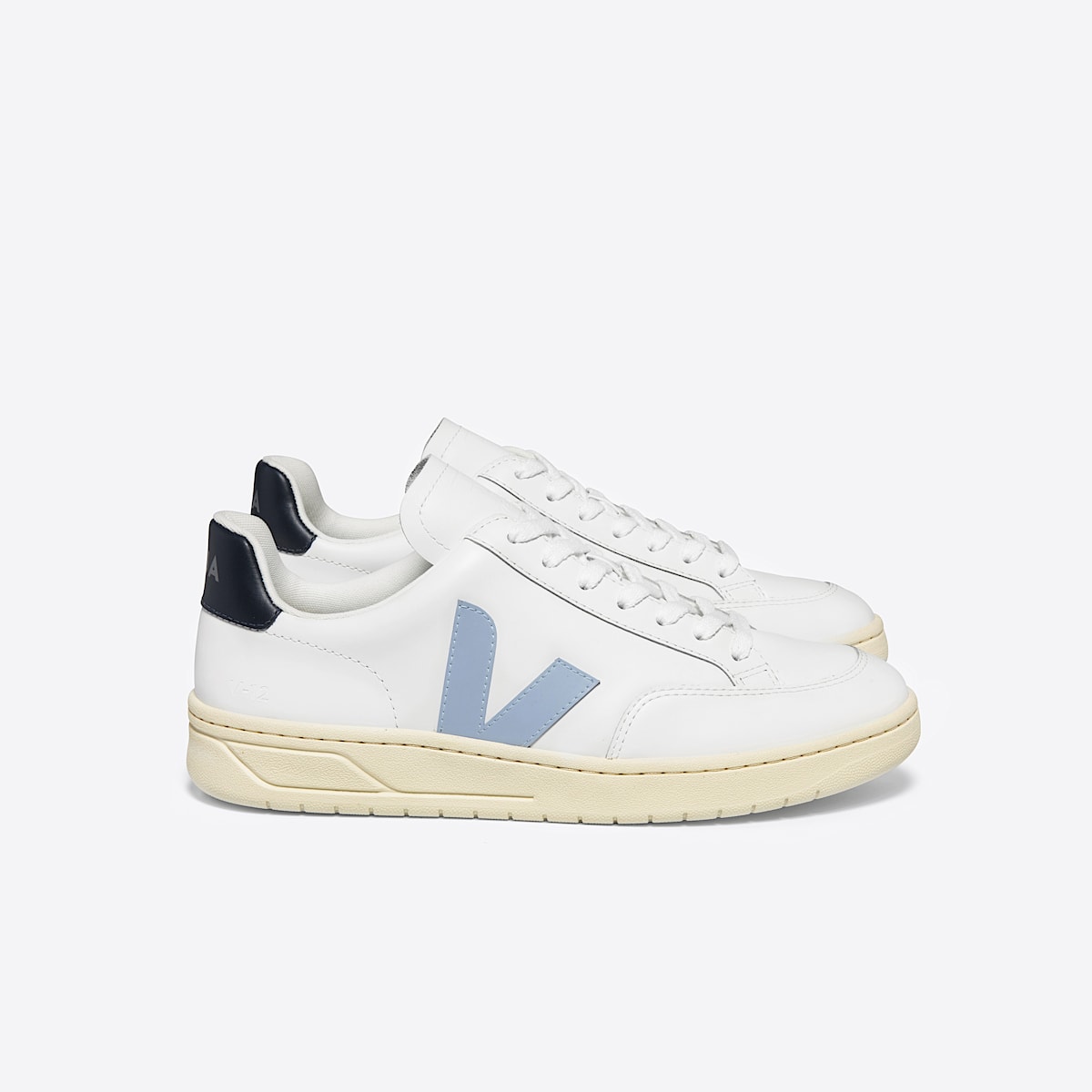 V-12 LEATHER WHITE STEEL NAUTICO