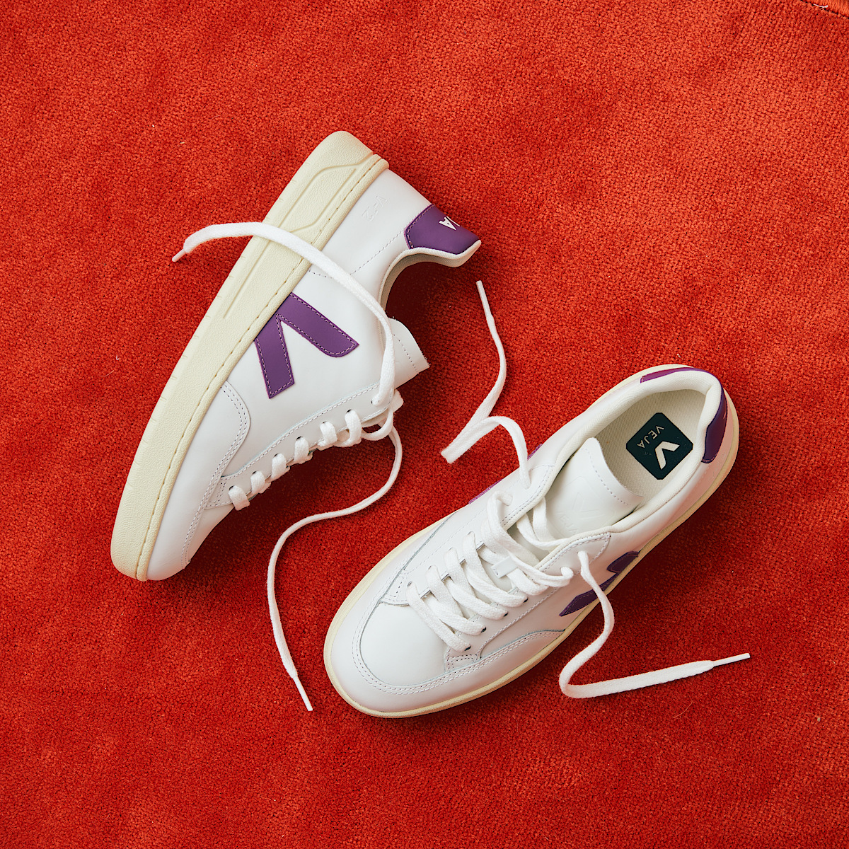 V-12 LEATHER WHITE COSMOS - Image 4