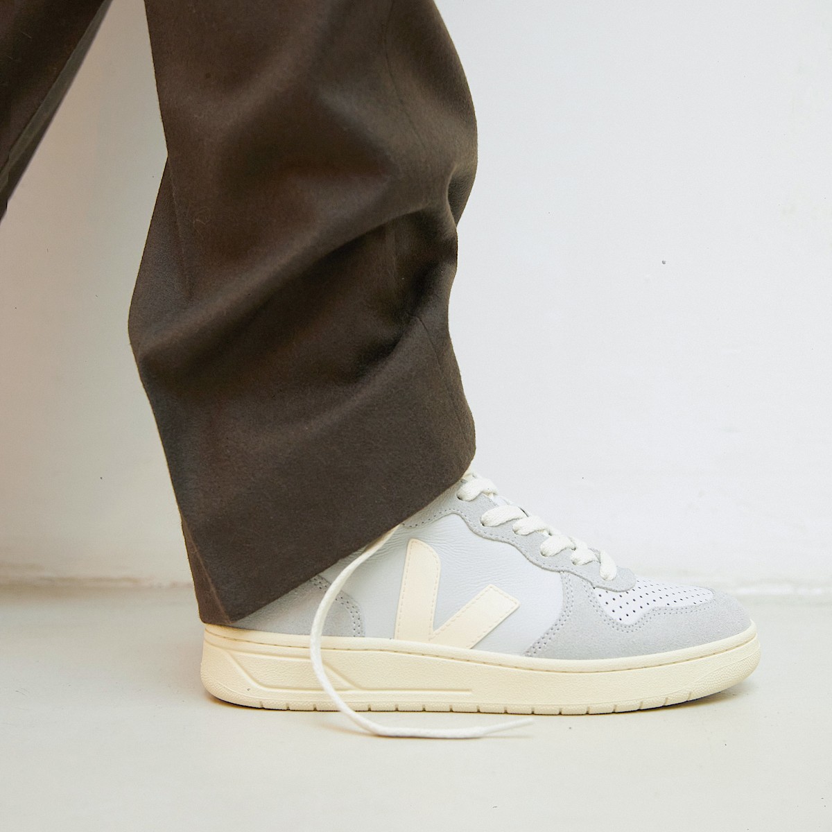 V-15 LEATHER PEARL CASHEW - Image 4