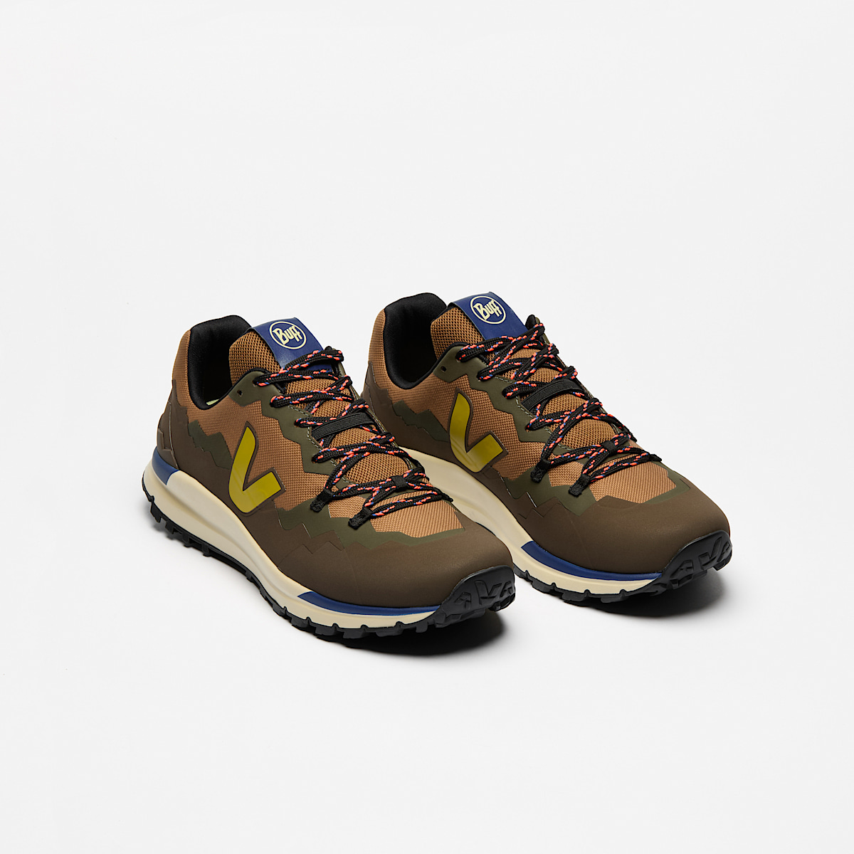 FITZ ROY TREK-SHELL VEJA X BUFF® TERRA LIQUOR - Image 2