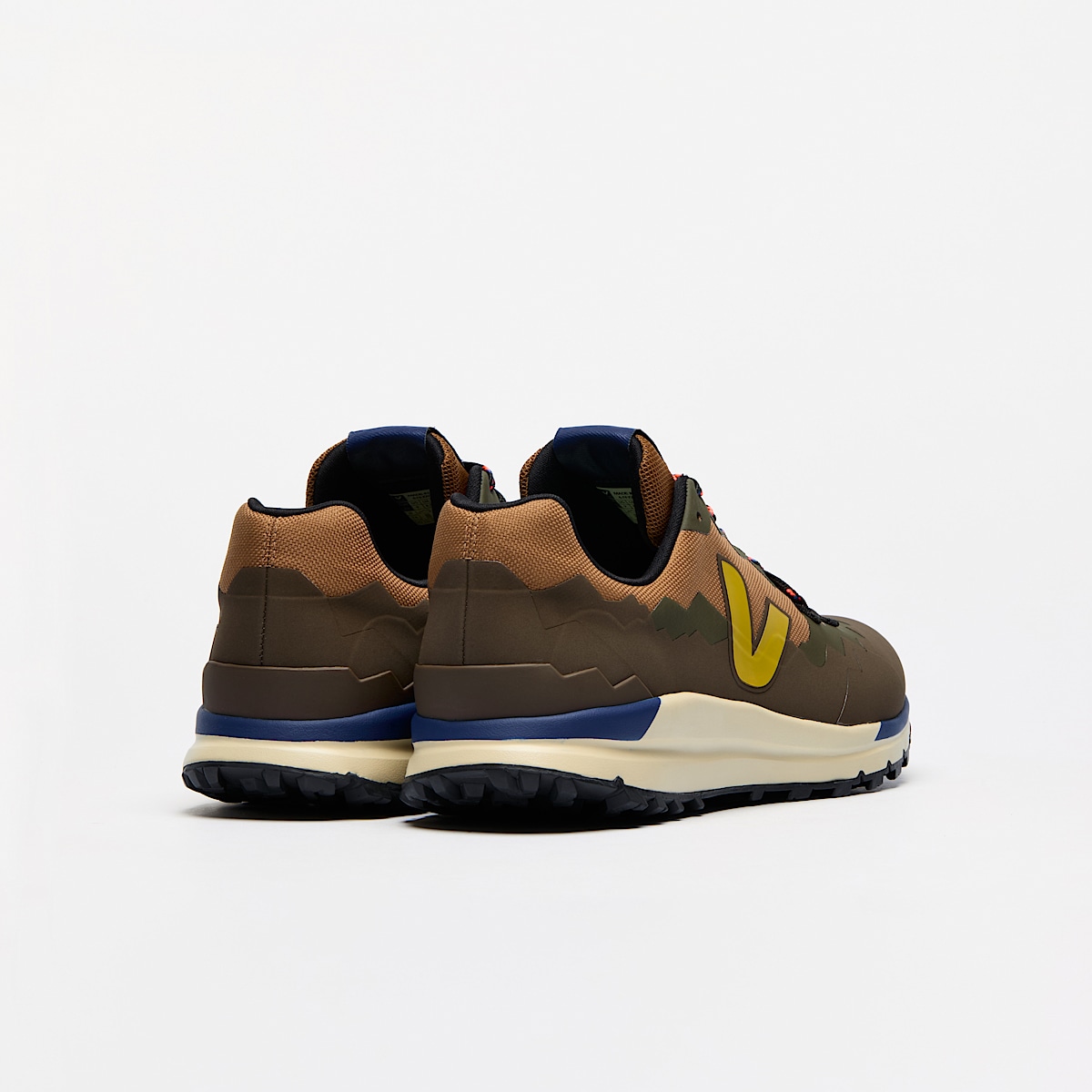 FITZ ROY TREK-SHELL VEJA X BUFF® TERRA LIQUOR - Image 3